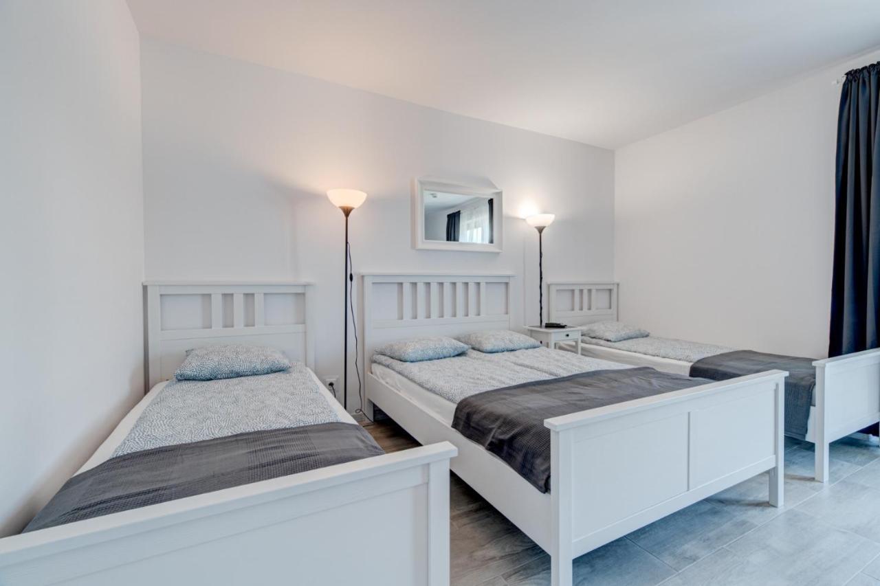 Pod Winogronem - Apartamenty Z Basenem I Wyzywieniem Pobierowo Exterior photo