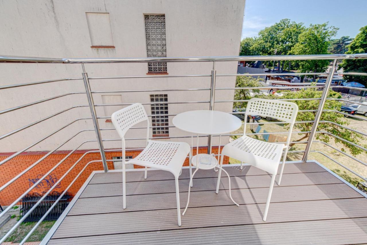 Pod Winogronem - Apartamenty Z Basenem I Wyzywieniem Pobierowo Exterior photo
