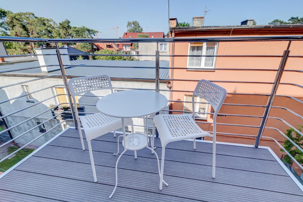 Pod Winogronem - Apartamenty Z Basenem I Wyzywieniem Pobierowo Exterior photo