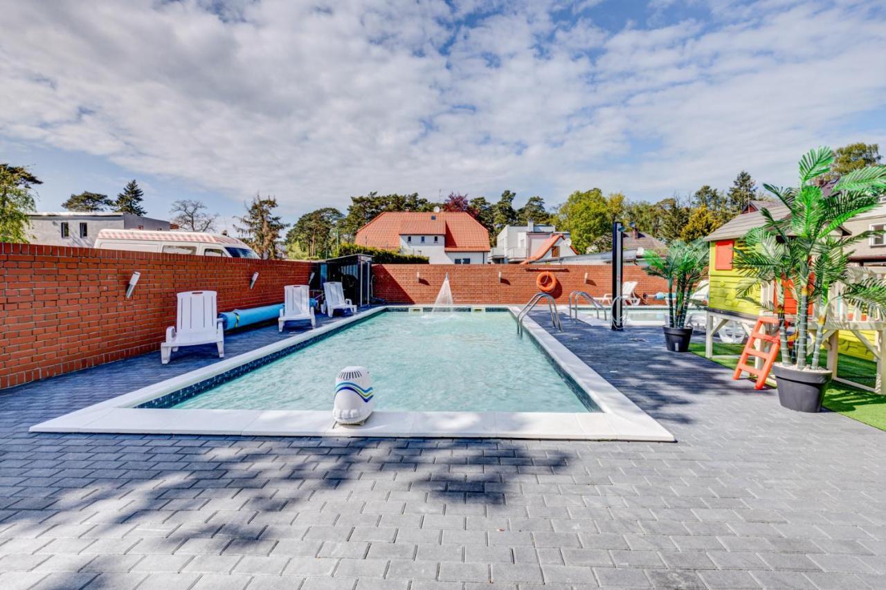 Pod Winogronem - Apartamenty Z Basenem I Wyzywieniem Pobierowo Exterior photo